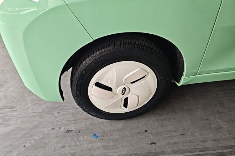 Used Chery QQ Ice Cream 2022 170km Sundae Phosphate Lithium-Ion Left Front Wheel Hub