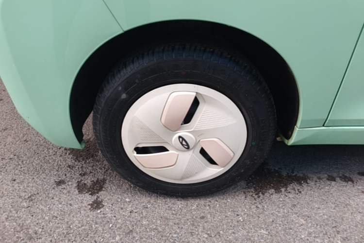 Used Chery QQ Ice Cream 2022 170km Sundae Ternary Lithium Left Front Wheel Hub