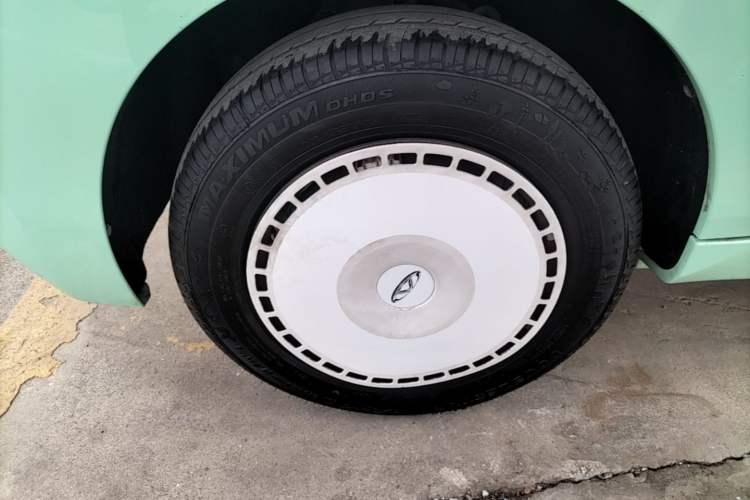 Used Chery QQ Ice Cream 2022 120km Conical Shape Lithium Iron Phosphate Left Front Wheel Hub