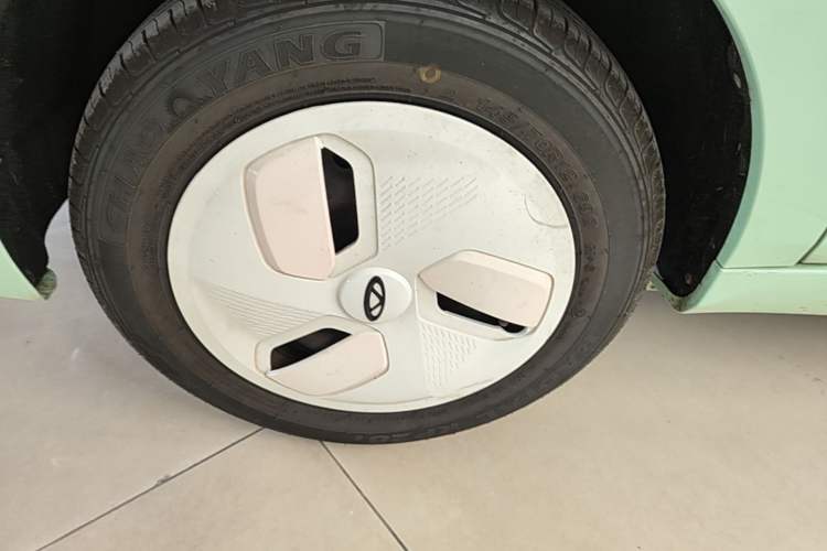 Used Chery QQ Ice Cream 2022 120km Conical Shape Lithium Iron Phosphate Left Front Wheel Hub
