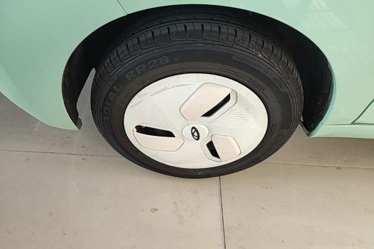 Used Chery QQ Ice Cream 2022 120km Conical Shape Lithium Iron Phosphate Left Front Wheel Hub