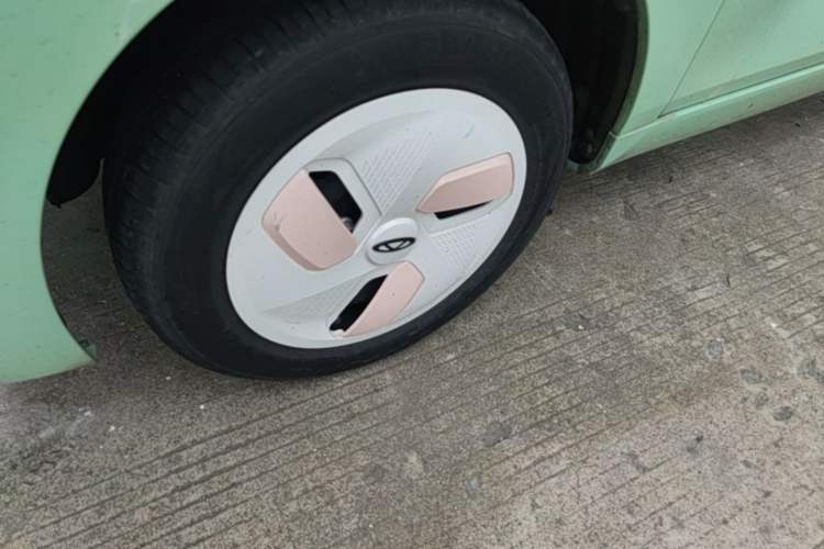 Used Chery QQ Ice Cream 2022 120km Conical Shape Lithium Iron Phosphate Left Front Wheel Hub