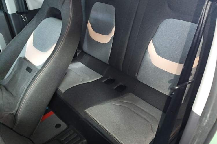 Used Chery QQ Ice Cream 2022 170km Sundae Phosphate Lithium-Ion Left Rear Seat