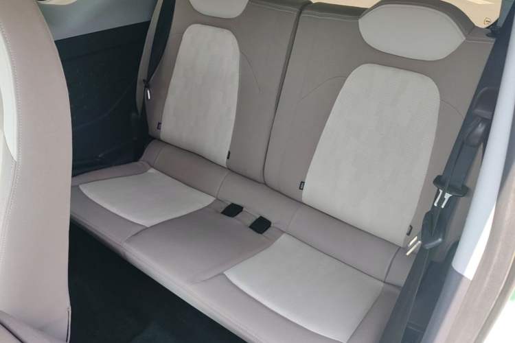 Used Chery QQ Ice Cream 2022 170km Sundae Phosphate Lithium-Ion Left Rear Seat