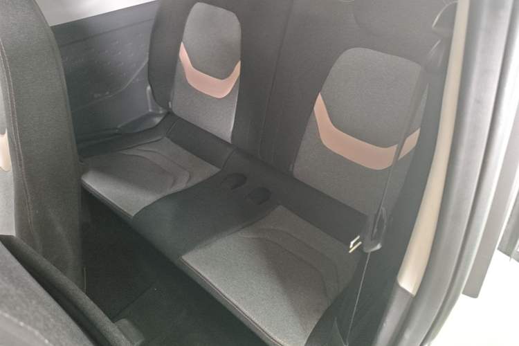 Used Chery QQ Ice Cream 2022 170km Sundae Phosphate Lithium-Ion Left Rear Seat