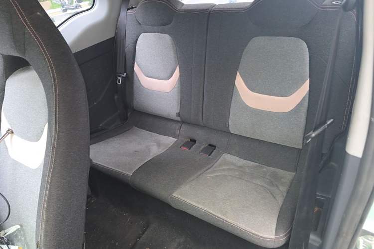 Used Chery QQ Ice Cream 2022 170km Sundae Phosphate Lithium-Ion Left Rear Seat