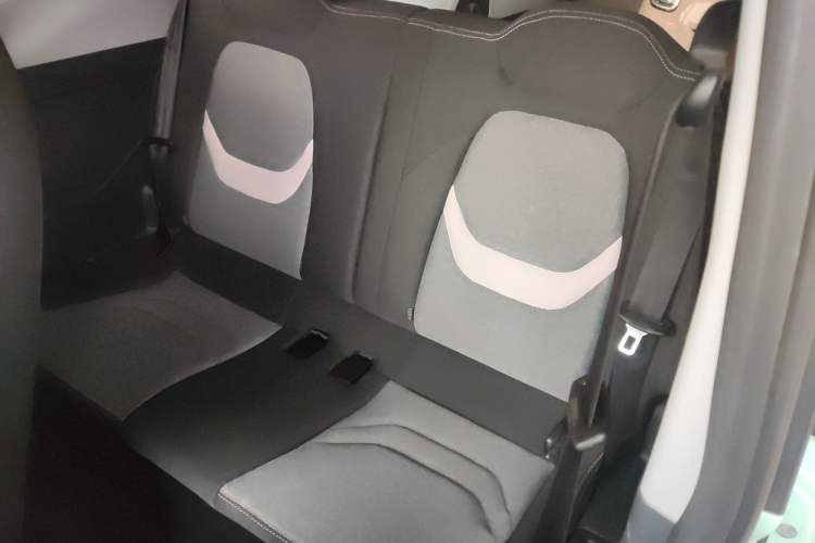 Used Chery QQ Ice Cream 2022 170km Sundae Phosphate Lithium-Ion Left Rear Seat