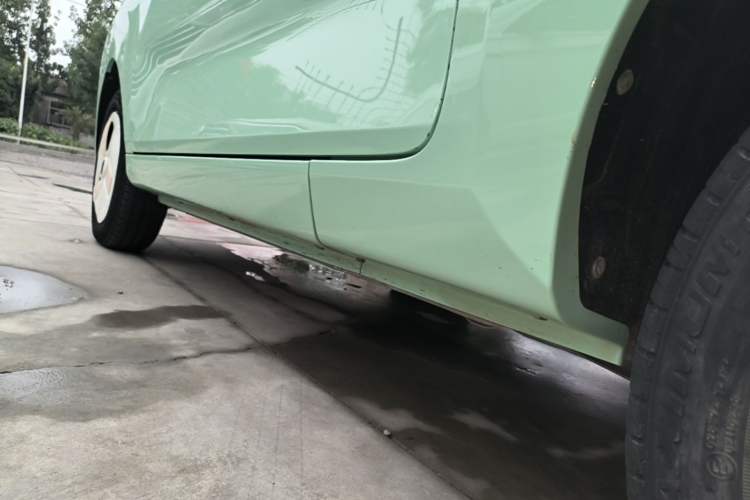 Used Chery QQ Ice Cream 2022 120km Conical Shape Lithium Iron Phosphate Left Side Sill