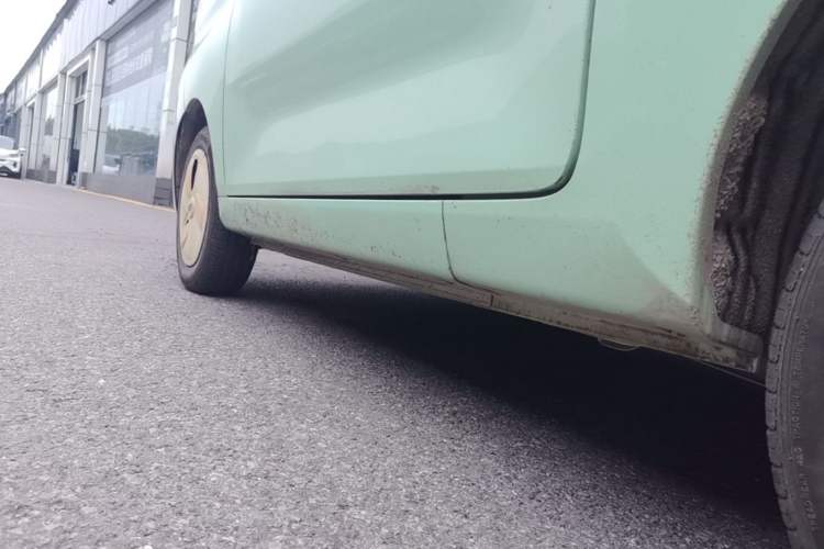 Used Chery QQ Ice Cream 2022 120km Conical Shape Lithium Iron Phosphate Left Side Sill