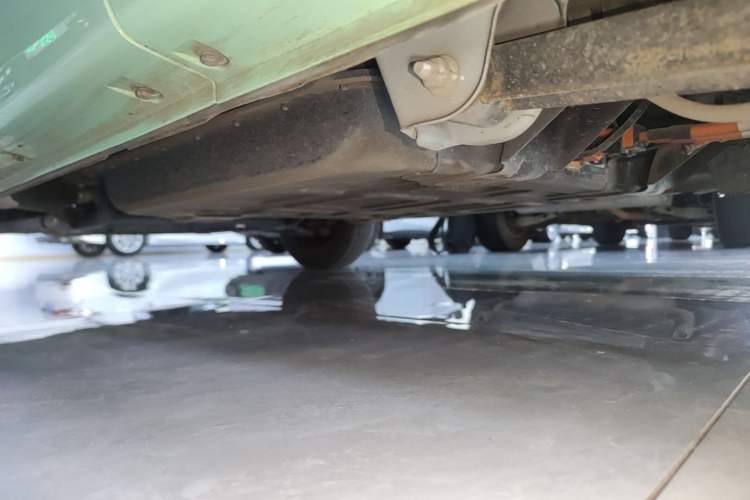 Used Chery QQ Ice Cream 2022 120km Conical Shape Lithium Iron Phosphate Left Side Sill