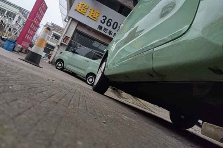 Used Chery QQ Ice Cream 2022 120km Conical Shape Lithium Iron Phosphate Left Side Sill