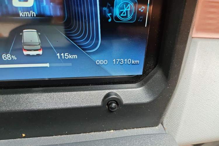 Used Chery QQ Ice Cream 2022 170km Sundae Phosphate Lithium-Ion Odometer Close Up