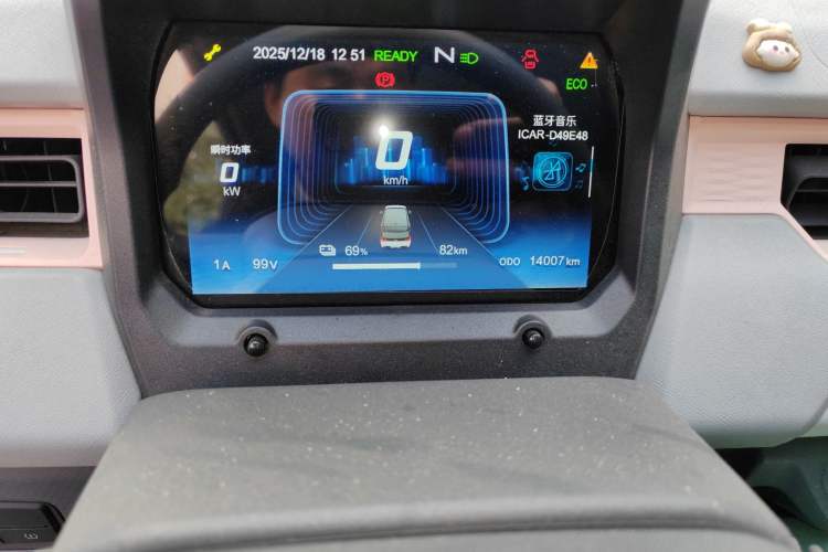 Used Chery QQ Ice Cream 2022 120km Conical Shape Lithium Iron Phosphate Odometer Close Up