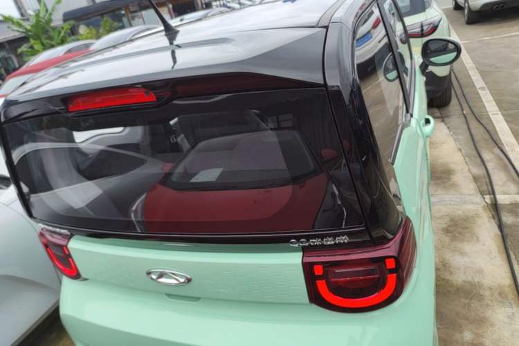 Used Chery QQ Ice Cream 2022 170km Sundae Phosphate Lithium-Ion Rear