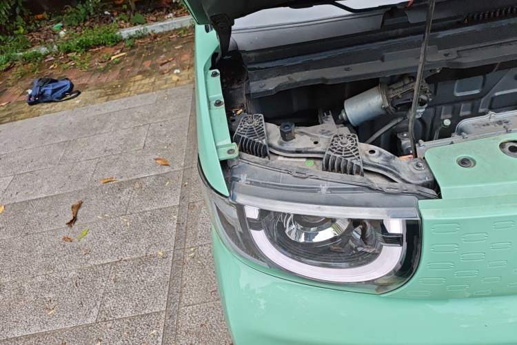 Used Chery QQ Ice Cream 2022 170km Sundae Phosphate Lithium-Ion Right Front Headlight