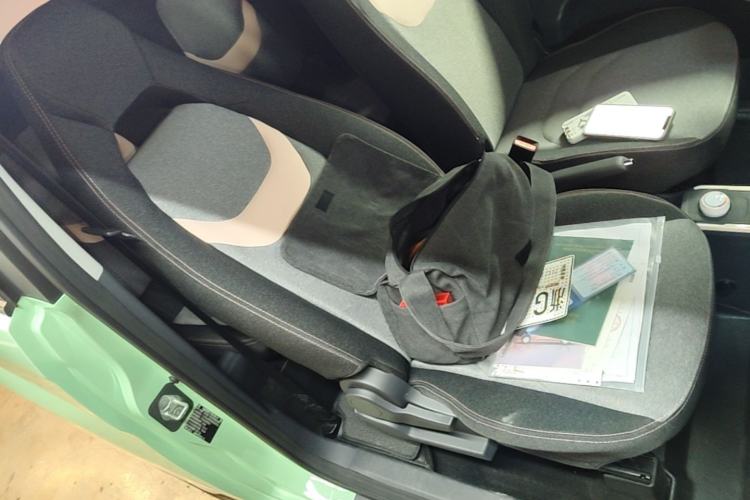 Used Chery QQ Ice Cream 2022 170km Sundae Phosphate Lithium-Ion Right Front Seat