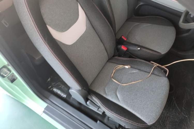 Used Chery QQ Ice Cream 2022 170km Sundae Phosphate Lithium-Ion Right Front Seat