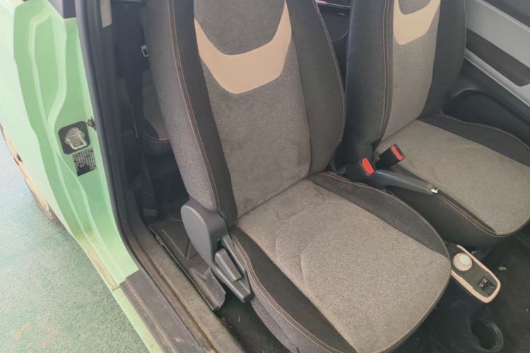 Used Chery QQ Ice Cream 2022 170km Sundae Phosphate Lithium-Ion Right Front Seat