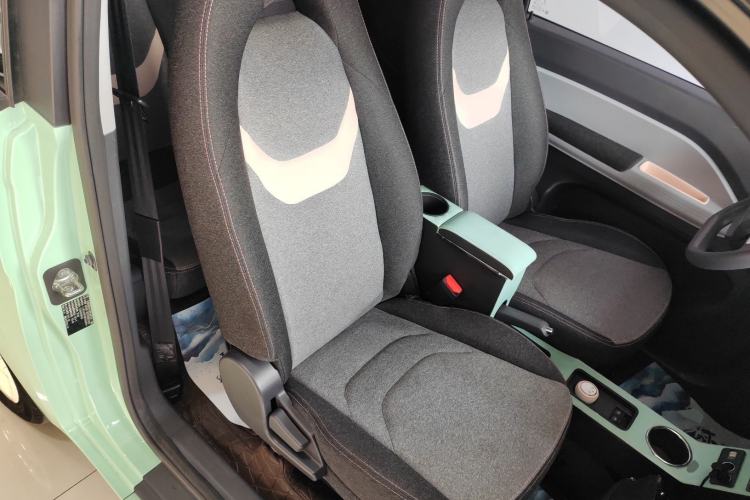Used Chery QQ Ice Cream 2022 170km Sundae Phosphate Lithium-Ion Right Front Seat