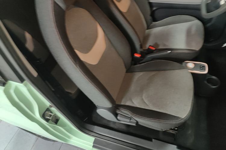 Used Chery QQ Ice Cream 2022 120km Conical Shape Lithium Iron Phosphate Right Front Seat