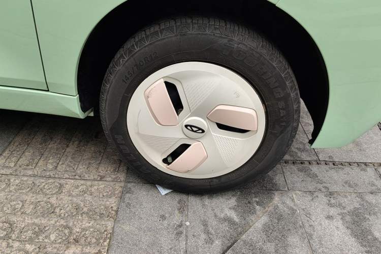 Used Chery QQ Ice Cream 2022 170km Sundae Phosphate Lithium-Ion Right Front Wheel Hub