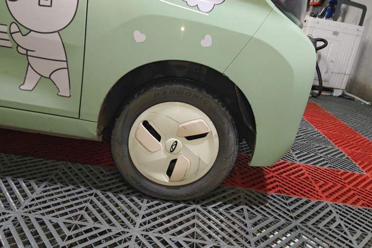 Used Chery QQ Ice Cream 2022 120km Conical Shape Lithium Iron Phosphate Right Front Wheel Hub