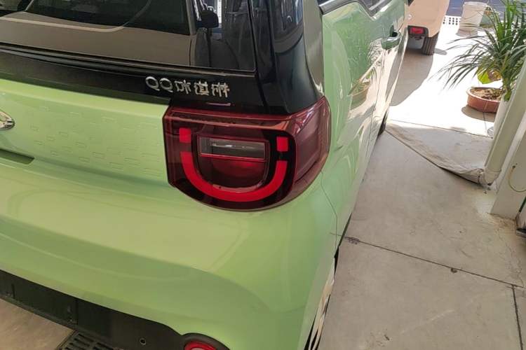 Used Chery QQ Ice Cream 2022 170km Sundae Phosphate Lithium-Ion Right Rear Taillight