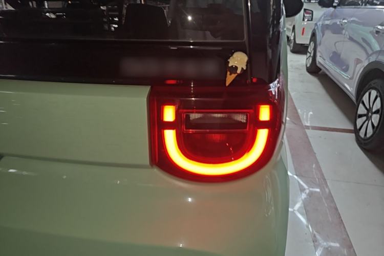 Used Chery QQ Ice Cream 2022 170km Sundae Phosphate Lithium-Ion Right Rear Taillight