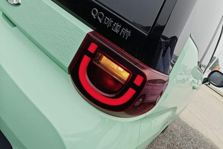 Used Chery QQ Ice Cream 2022 170km Sundae Phosphate Lithium-Ion Right Rear Taillight