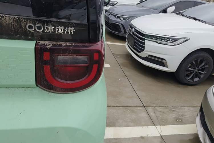 Used Chery QQ Ice Cream 2022 170km Sundae Phosphate Lithium-Ion Right Rear Taillight