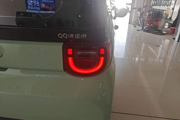 Used Chery QQ Ice Cream 2022 120km Conical Shape Lithium Iron Phosphate Right Rear Taillight
