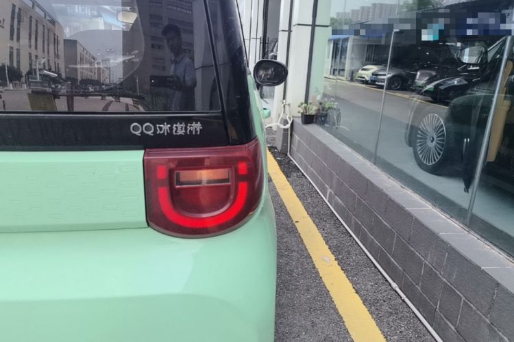 Used Chery QQ Ice Cream 2022 120km Conical Shape Lithium Iron Phosphate Right Rear Taillight