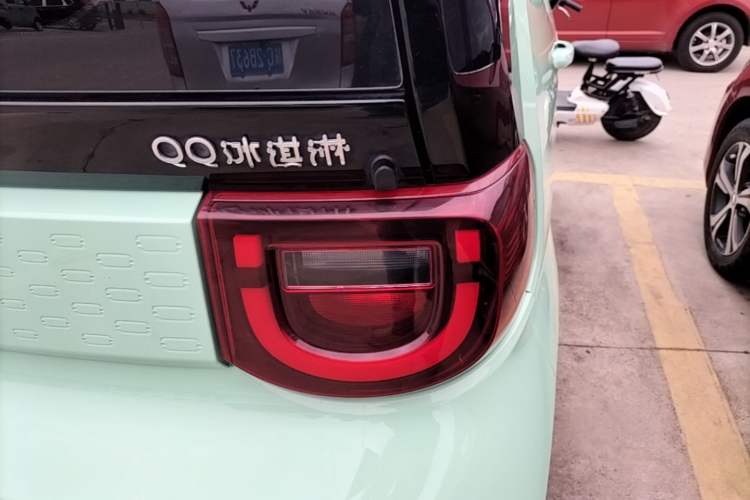 Used Chery QQ Ice Cream 2022 120km Conical Shape Lithium Iron Phosphate Right Rear Taillight