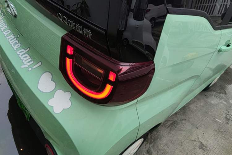 Used Chery QQ Ice Cream 2022 120km Conical Shape Lithium Iron Phosphate Right Rear Taillight
