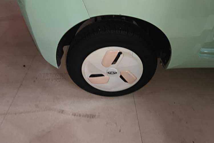 Used Chery QQ Ice Cream 2022 170km Sundae Phosphate Lithium-Ion Right Rear Wheel Hub