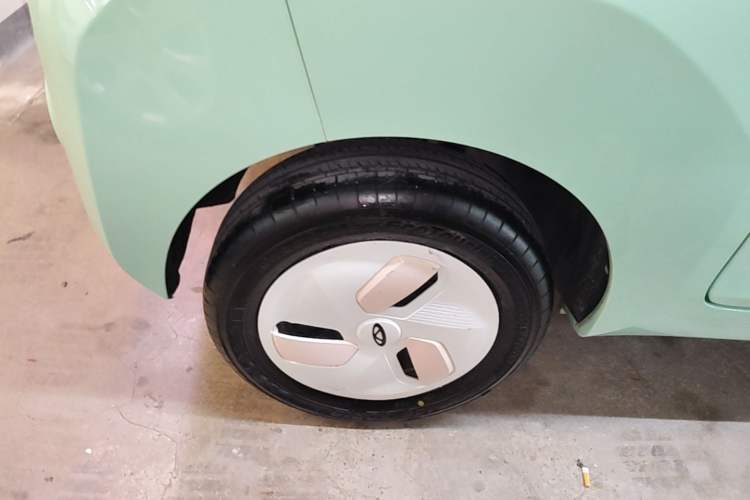Used Chery QQ Ice Cream 2022 170km Sundae Phosphate Lithium-Ion Right Rear Wheel Hub