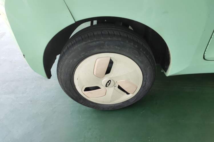 Used Chery QQ Ice Cream 2022 170km Sundae Phosphate Lithium-Ion Right Rear Wheel Hub