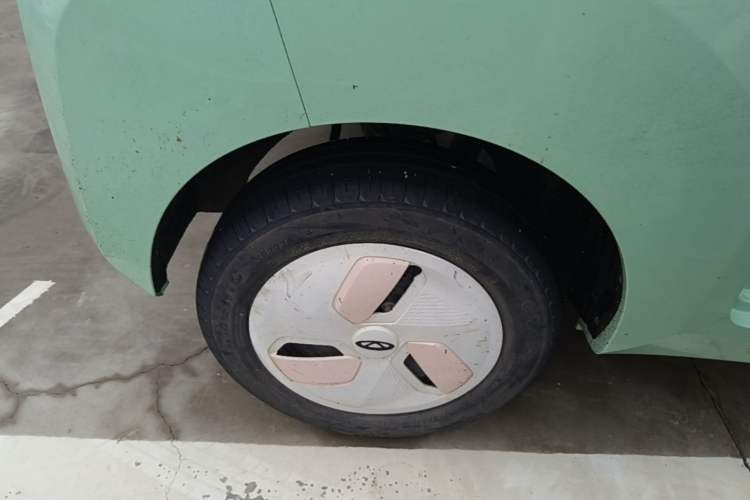Used Chery QQ Ice Cream 2022 170km Sundae Phosphate Lithium-Ion Right Rear Wheel Hub