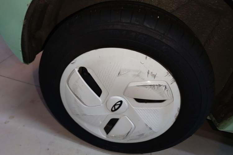 Used Chery QQ Ice Cream 2022 170km Sundae Phosphate Lithium-Ion Right Rear Wheel Hub