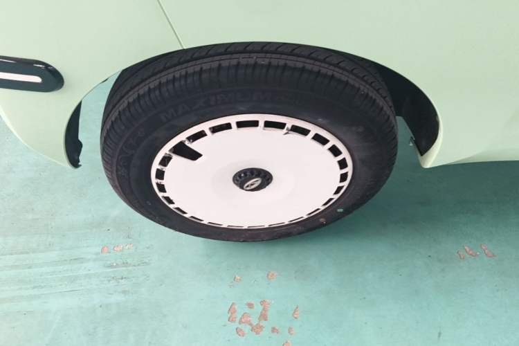 Used Chery QQ Ice Cream 2022 Taohuanxi Sweet Peach Edition Right Rear Wheel Hub