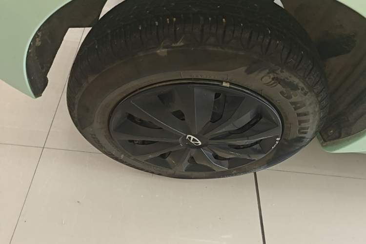 Used Chery QQ Ice Cream 2022 120km Conical Shape Lithium Iron Phosphate Right Rear Wheel Hub