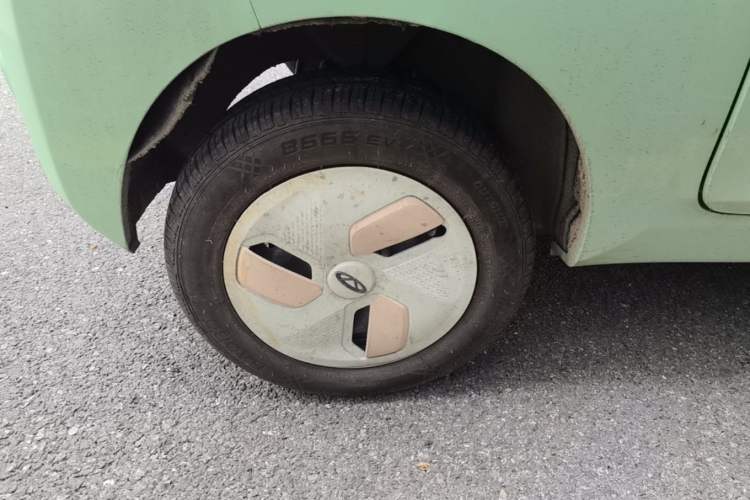Used Chery QQ Ice Cream 2022 120km Conical Shape Lithium Iron Phosphate Right Rear Wheel Hub