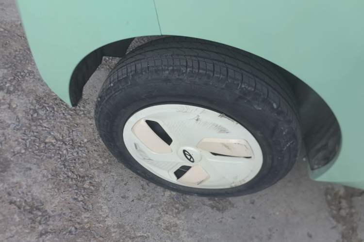 Used Chery QQ Ice Cream 2022 120km Conical Shape Lithium Iron Phosphate Right Rear Wheel Hub