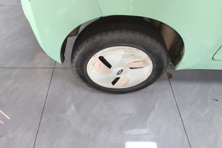 Used Chery QQ Ice Cream 2022 120km Conical Shape Lithium Iron Phosphate Right Rear Wheel Hub