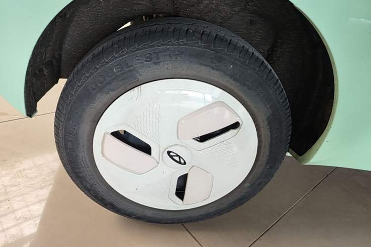 Used Chery QQ Ice Cream 2022 120km Conical Shape Lithium Iron Phosphate Right Rear Wheel Hub