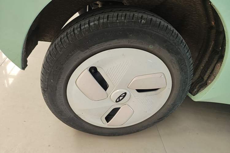 Used Chery QQ Ice Cream 2022 120km Conical Shape Lithium Iron Phosphate Right Rear Wheel Hub