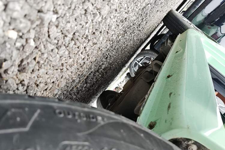 Used Chery QQ Ice Cream 2022 170km Sundae Phosphate Lithium-Ion Right Side Sill
