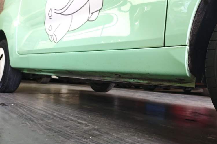 Used Chery QQ Ice Cream 2022 170km Sundae Phosphate Lithium-Ion Right Side Sill