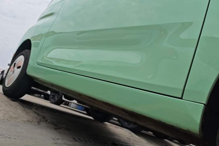 Used Chery QQ Ice Cream 2022 120km Conical Shape Lithium Iron Phosphate Right Side Sill