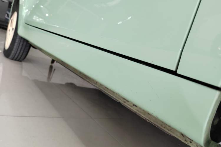 Used Chery QQ Ice Cream 2022 170km Sundae Phosphate Lithium-Ion Right Side Sill